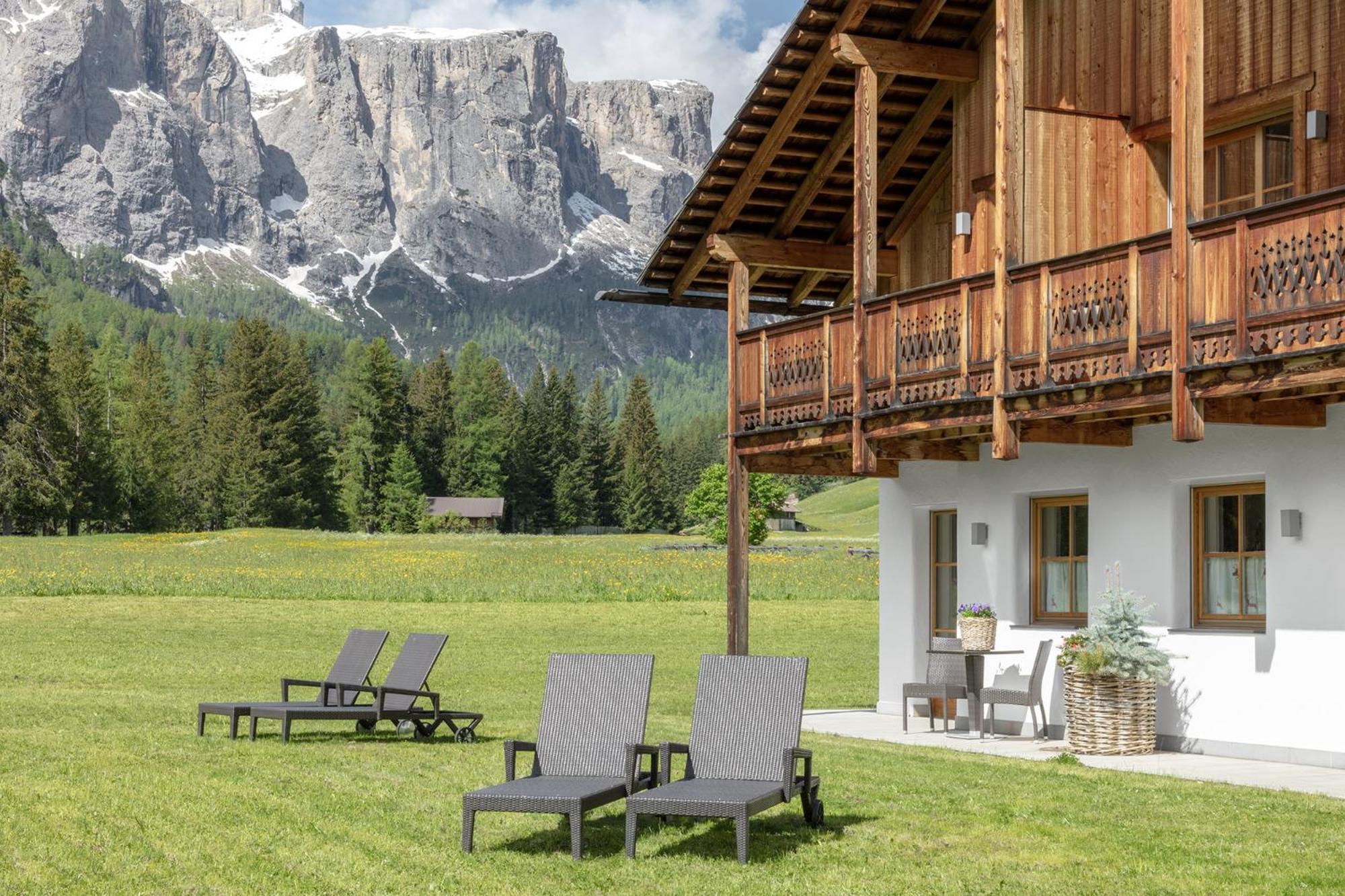 Chalet Ciasa Tino & Sara - Belaval Apartments Корвара-ін-Бадія Екстер'єр фото